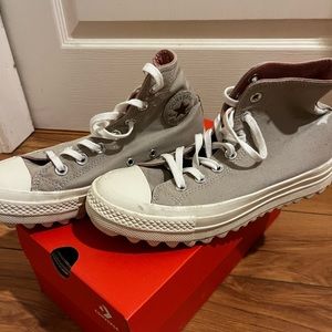 CONVERSE W US6 Chuck Taylor All Star Ripple High Top Sneaker In Papyrus Suede